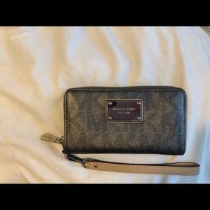 Mk wristlet